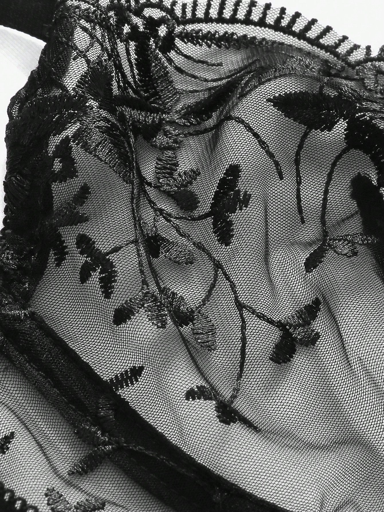 Classic Sexy Embroidered Mesh Lingerie Set