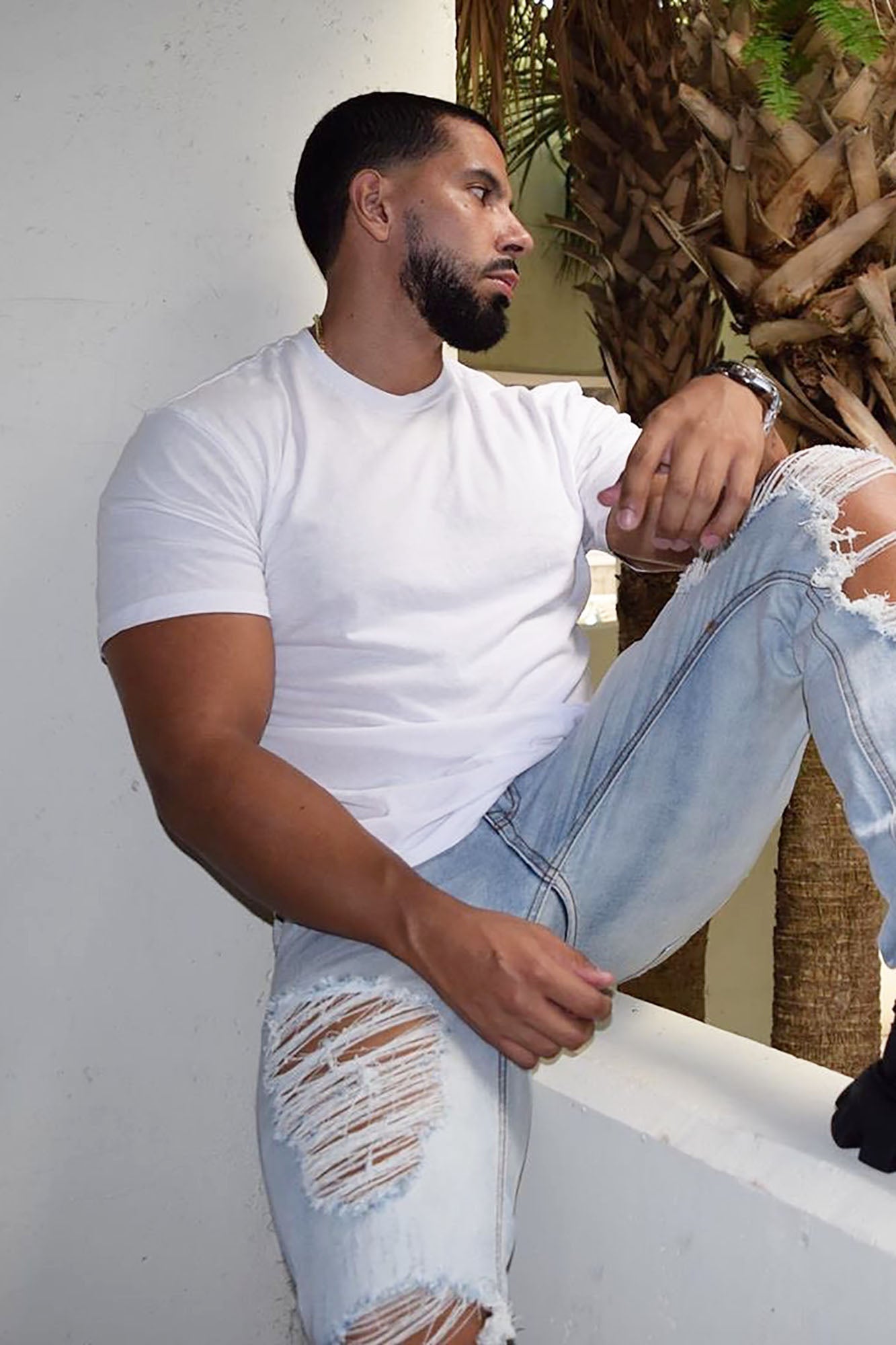 Essential Crew Tee: Classic White Staple for Every Wardrobe