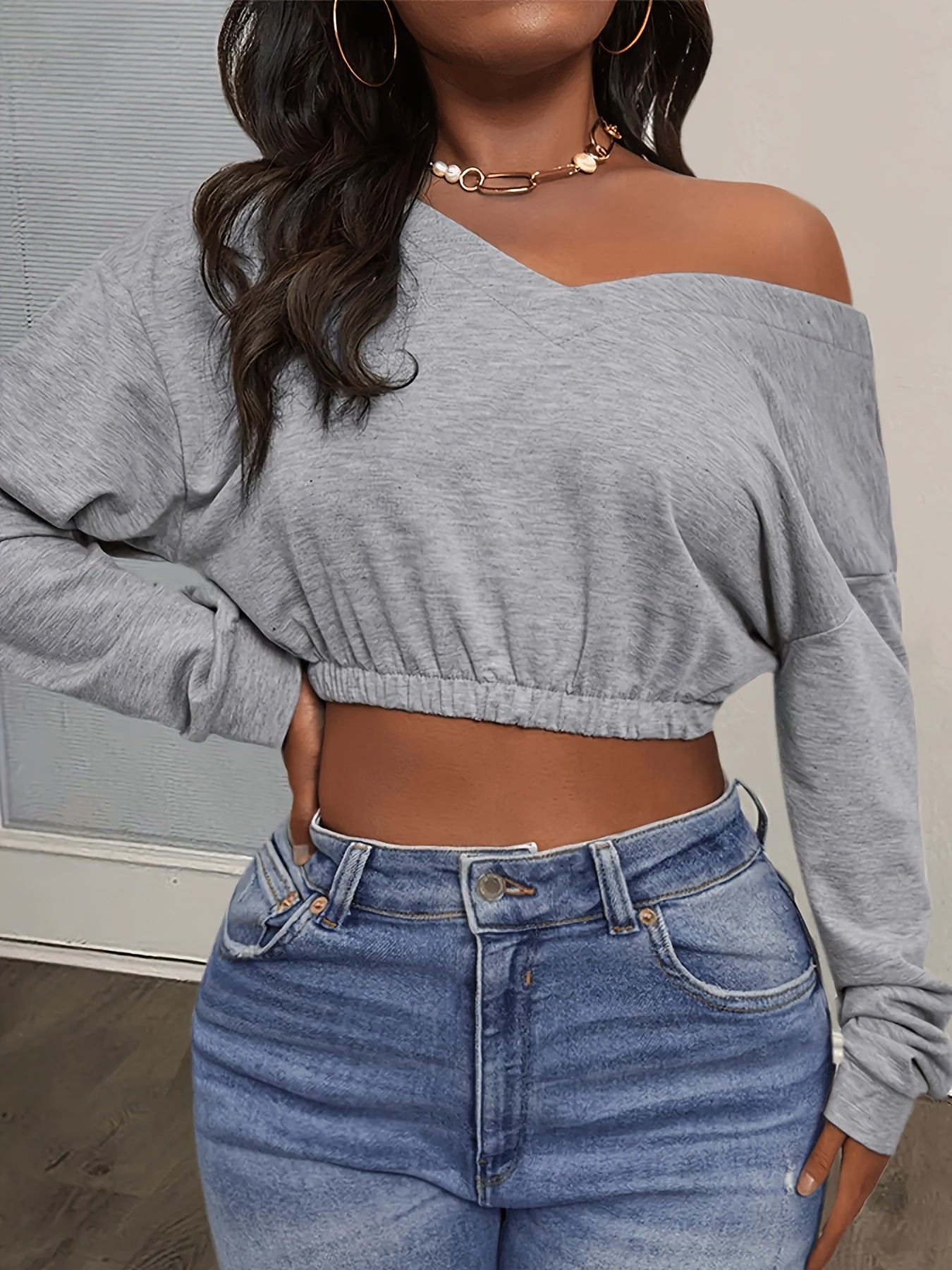 Y2K Vibe: Solid V Neck Crop Long Sleeve T-Shirt for Women