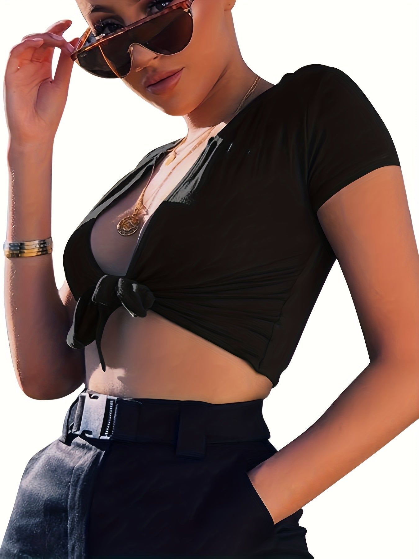 Chic Plunging Neckline Cropped T-Shirt With Tie Front Design