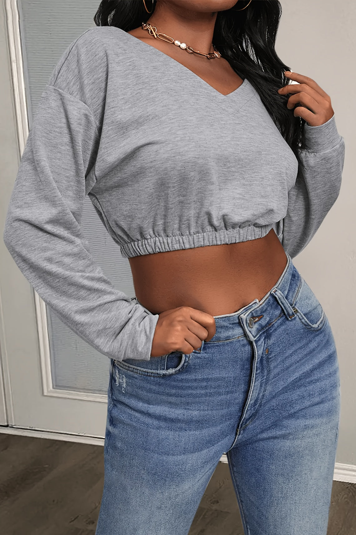 Y2K Vibe: Solid V Neck Crop Long Sleeve T-Shirt for Women